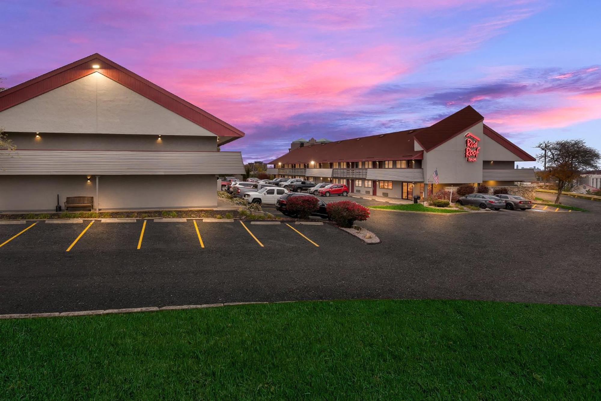 Red Roof Inn Cleveland - Independence Exterior foto